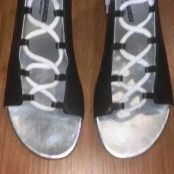 DSQUARED2 Lace Up Sandals - Picture 5 of 9